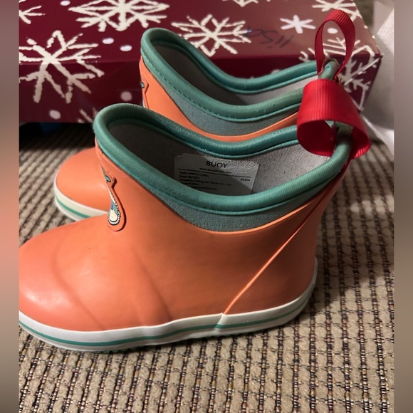 BUOY Boots - Picture 3 of 9